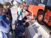 Abstand vom Straßenrand!