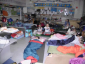 Das Klassenzimmer der 2a verwandelt sich in ein Schlafzimmer